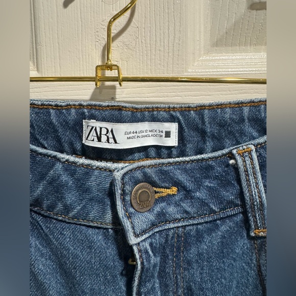 NWOT Zara Distressed Flare Leg Jeans Size 12 - Picture 3 of 4